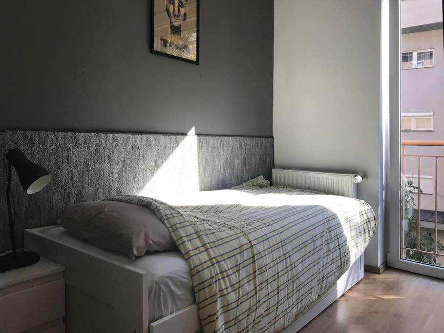Perfect Family-friendly Midtown Apt+french Balcony Apartmán Budapest